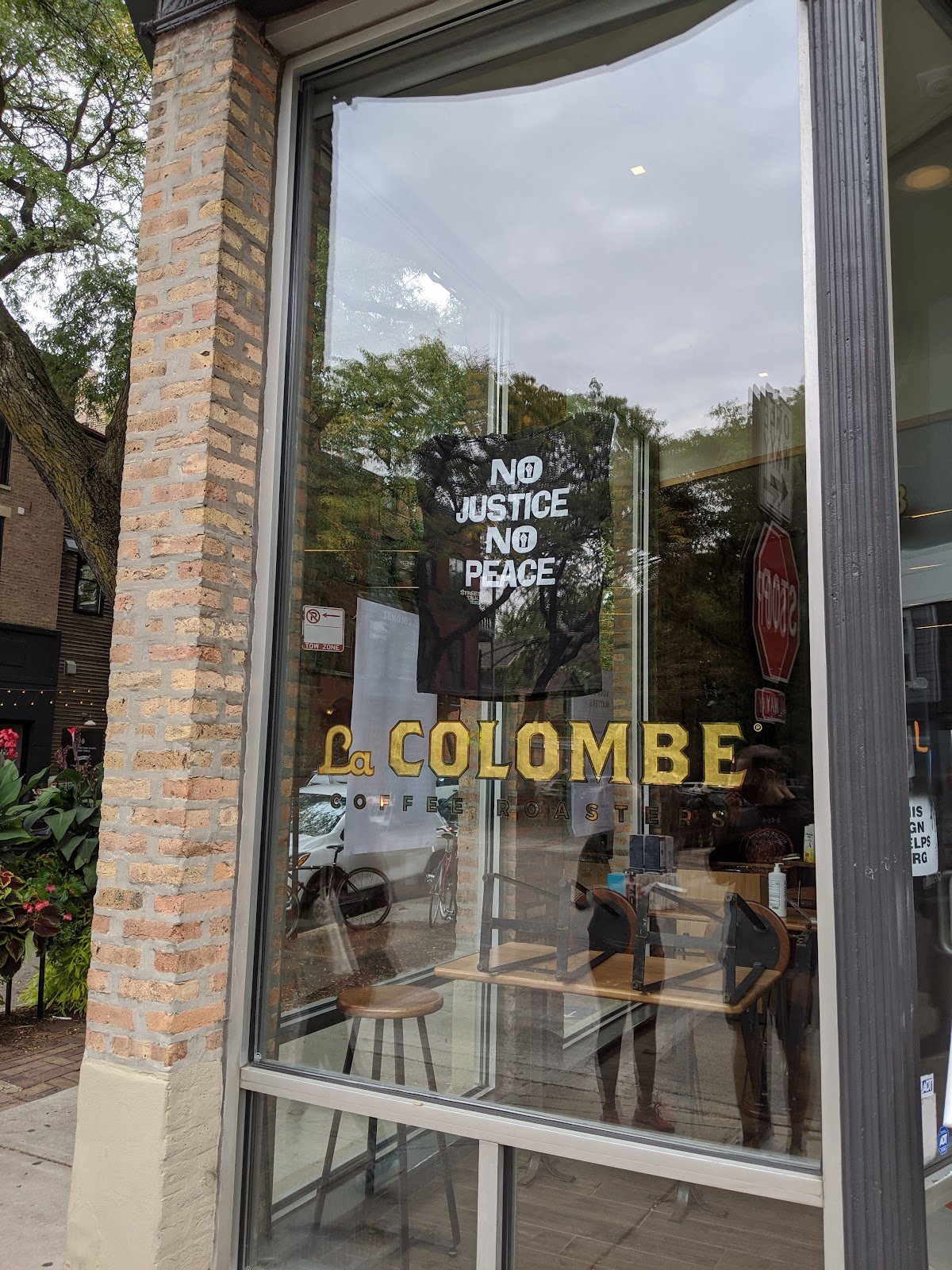La Colombe Coffee Workshop specialty coffee shop in Chicago - photo 8