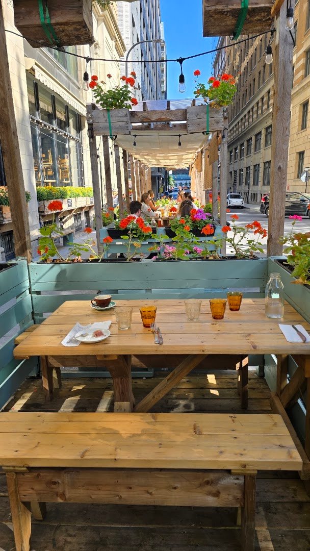 Storefront of Café Parvis, specialty coffee shop in Montreal