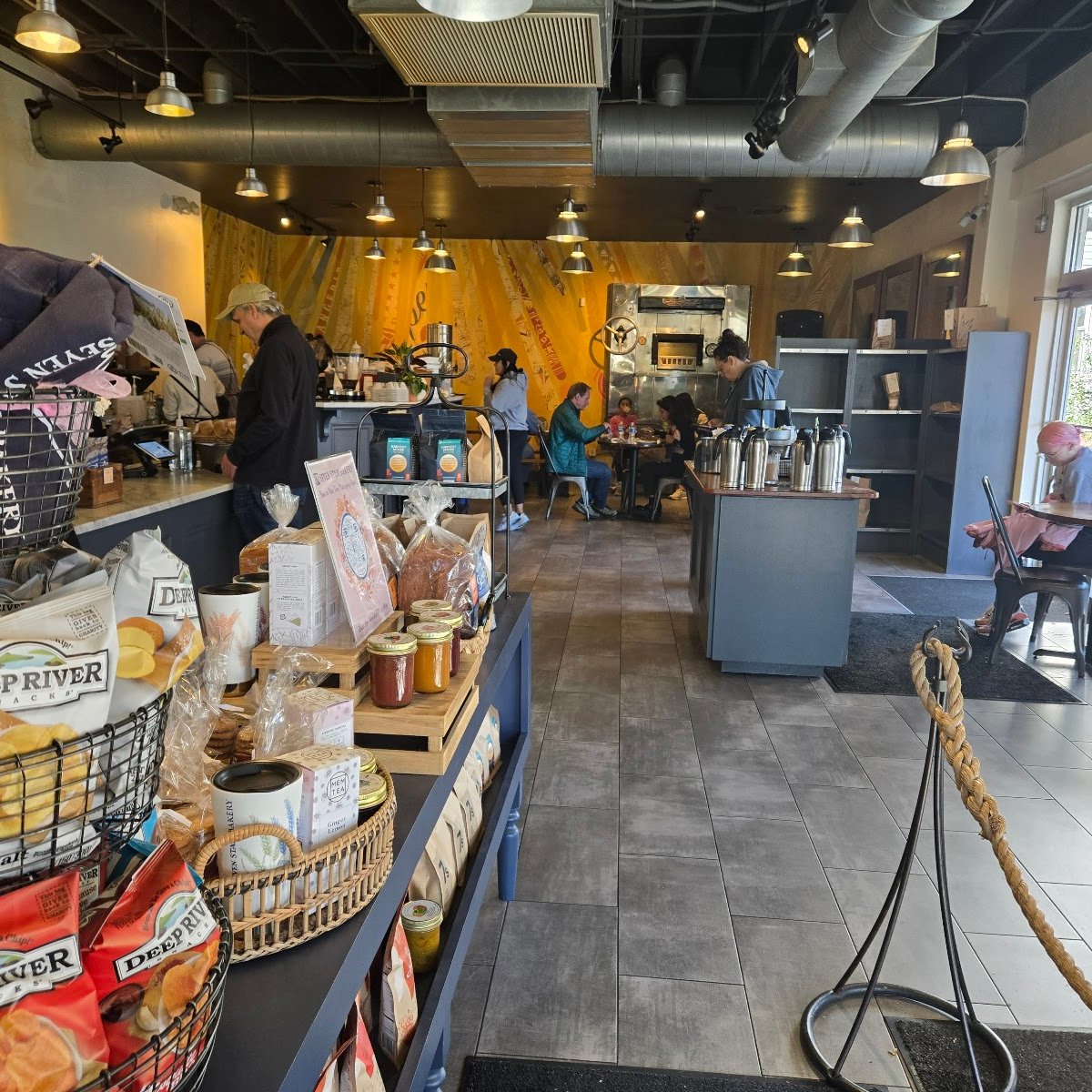 Seven Stars Bakery - Hope Street specialty coffee shop in Providence - photo 2
