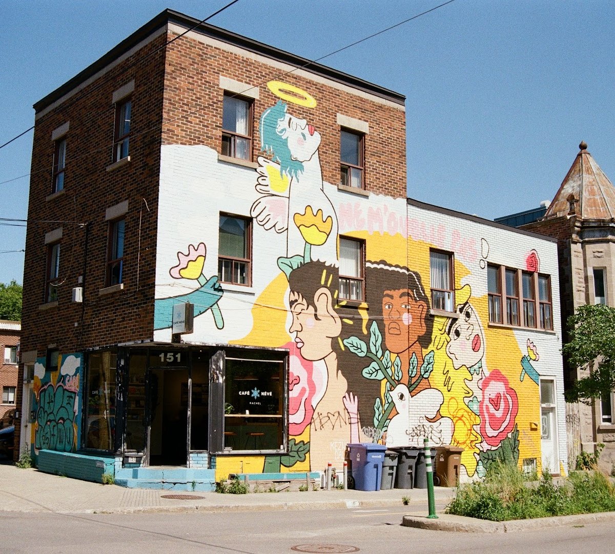Storefront of Café Névé, specialty coffee shop in Montreal