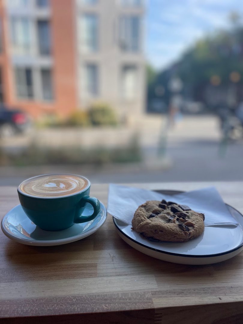 Coffee at Café Névé, specialty coffee shop in Montreal