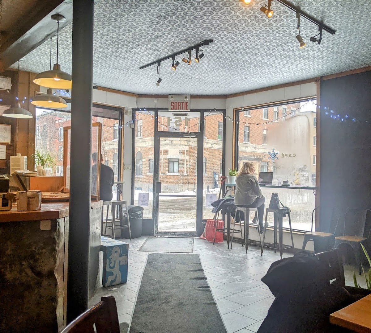 Interior of Café Névé, specialty coffee shop in Montreal