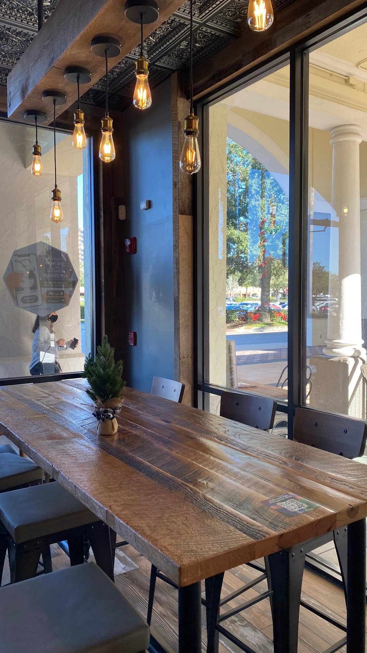 Foxtail Coffee Co and Kelly’s Ice Cream - Sand Lake specialty coffee shop in Orlando - photo 17