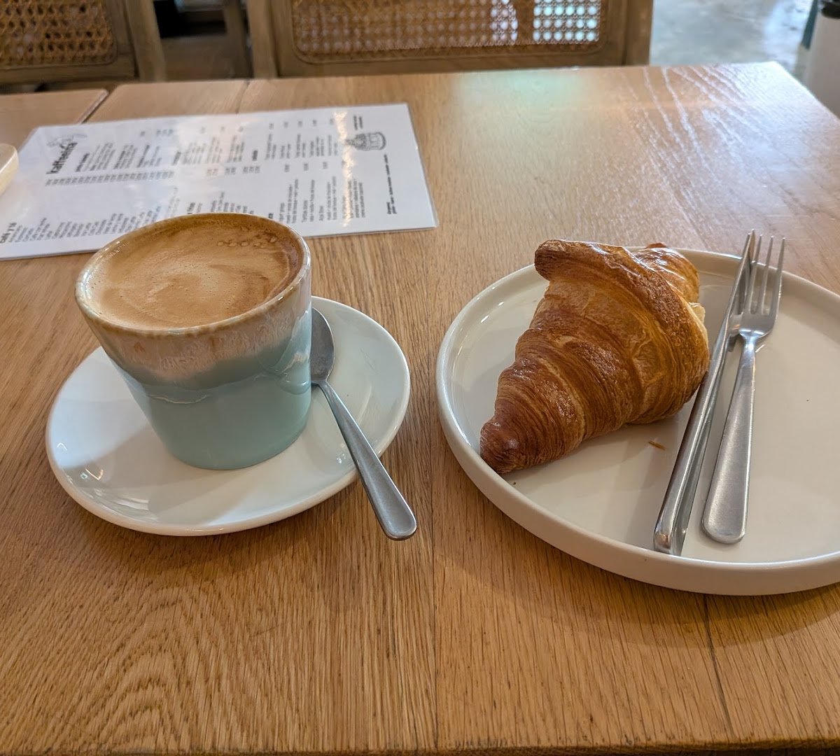 KAFFEEINA specialty coffee shop in Madrid - photo 7