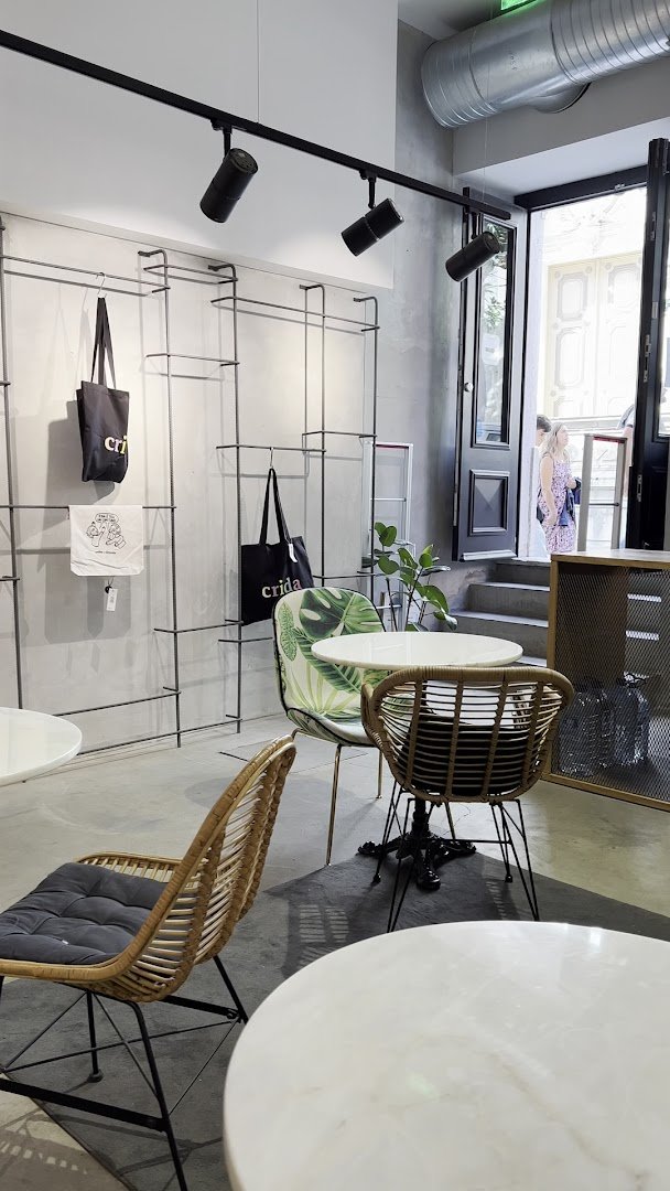 Interior of SO Coffee Roasters, specialty coffee shop in Lisbon