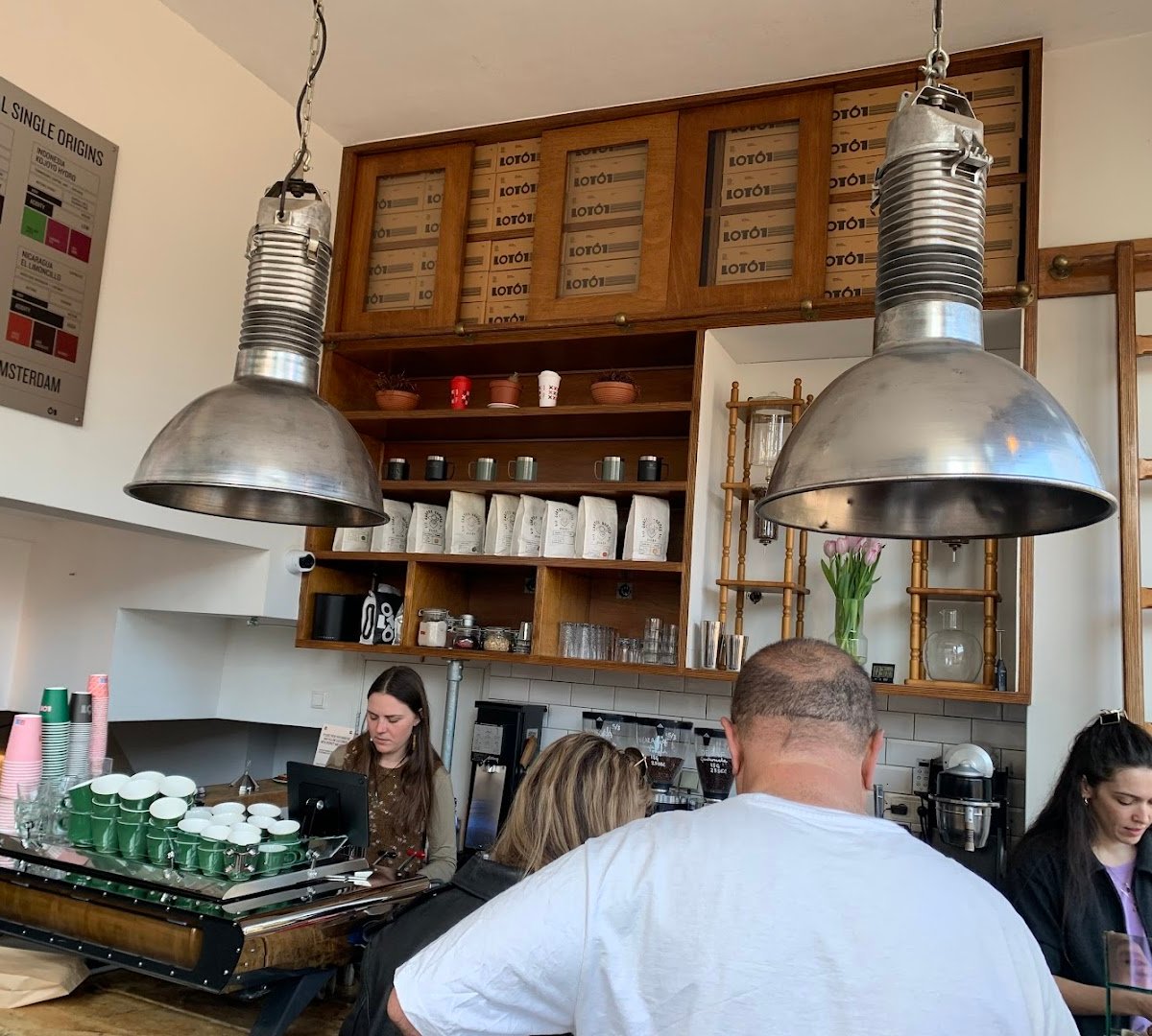 LOT61 Coffee Roasters specialty coffee shop in Amsterdam - photo 11