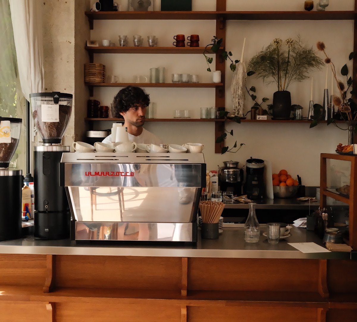 Candle Kids Coffee specialty coffee shop in Paris - photo 5