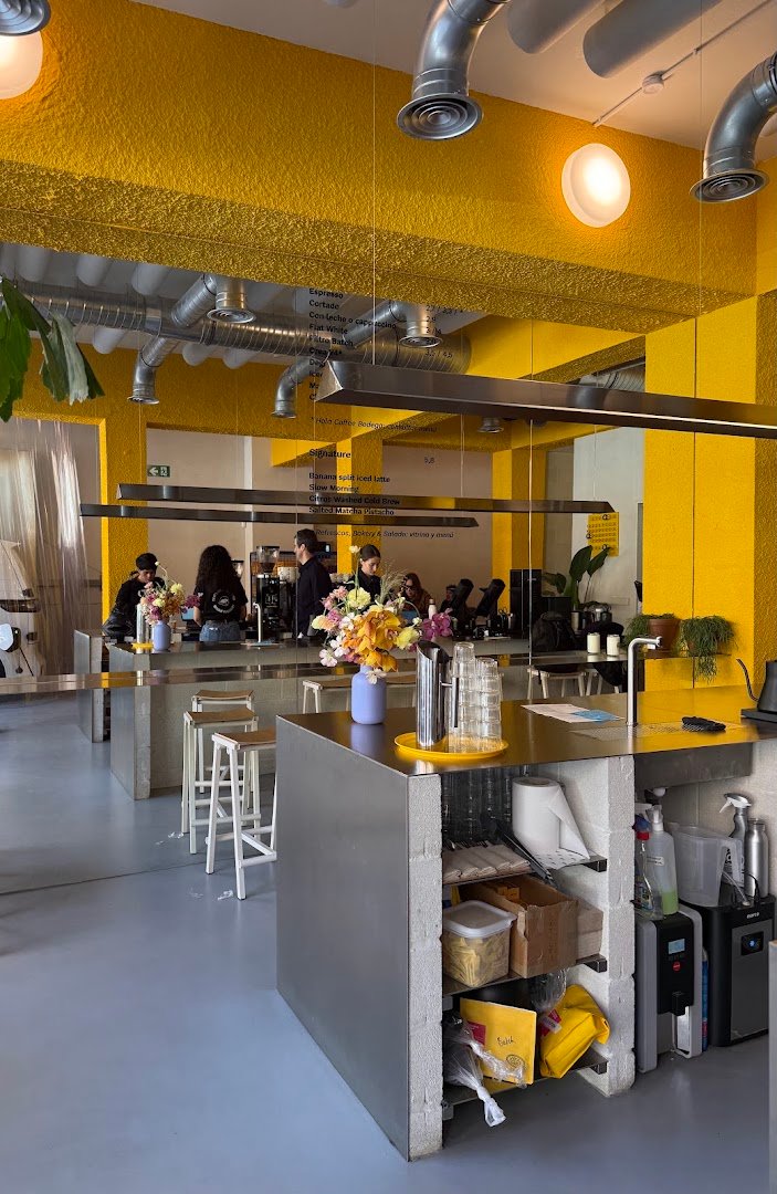 Hola Coffee Roastery specialty coffee shop in Madrid - photo 6