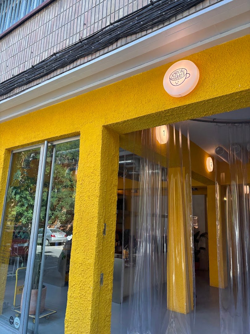 Hola Coffee Roastery specialty coffee shop in Madrid - photo 7