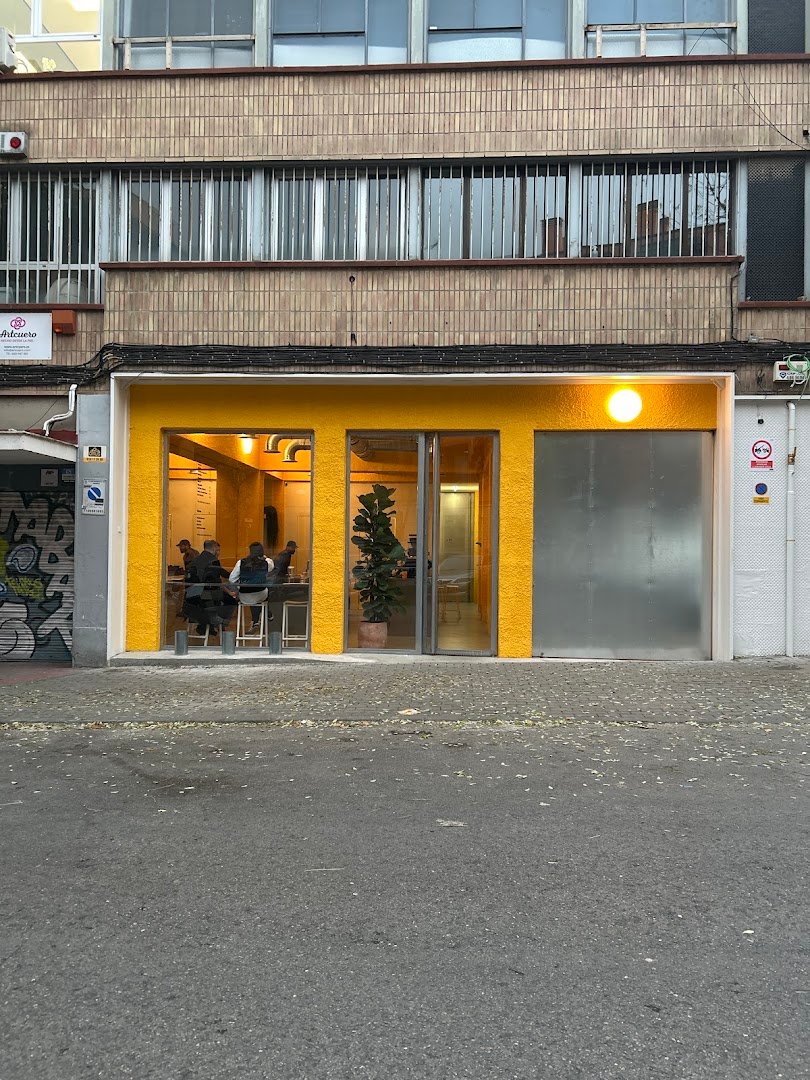 Hola Coffee Roastery specialty coffee shop in Madrid - photo 10
