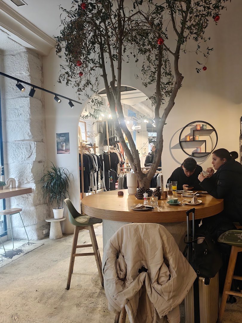 BRUTAL specialty coffee shop in Madrid - photo 4