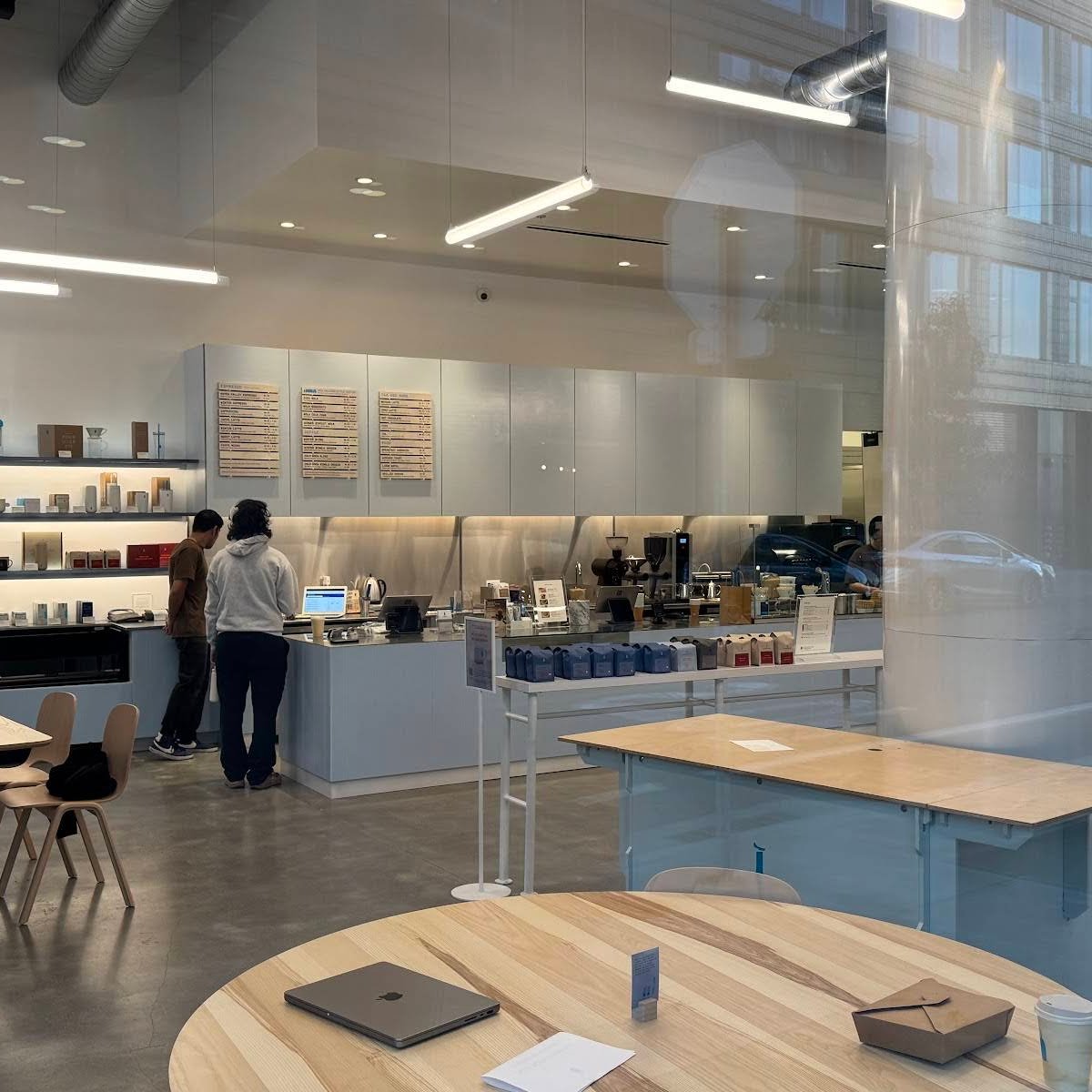 Blue Bottle Coffee specialty coffee shop in San Francisco - photo 3