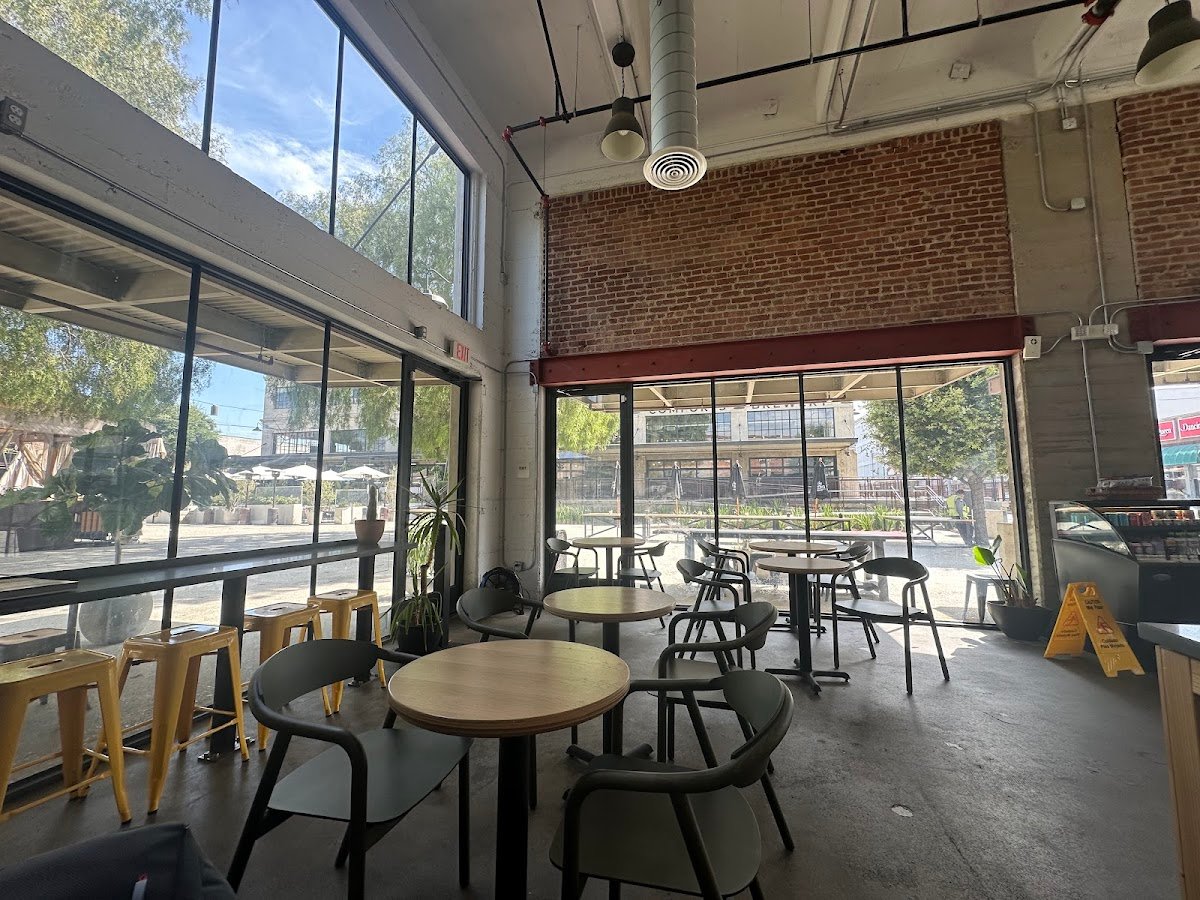 Cognoscenti Coffee Roasters specialty coffee shop in Los Angeles - photo 5