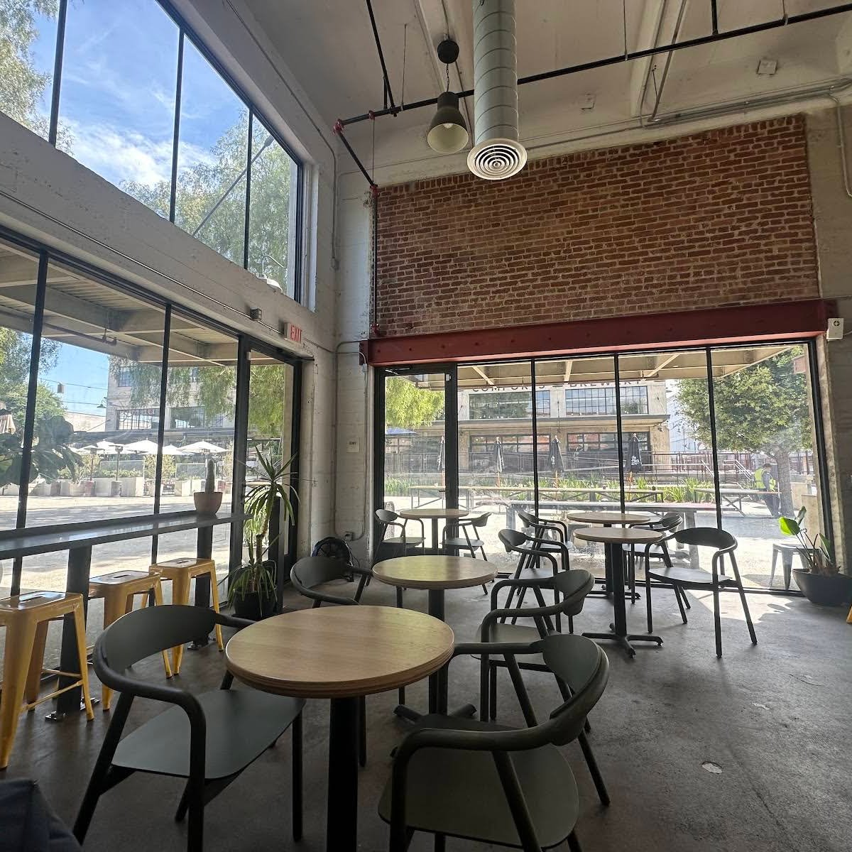 Cognoscenti Coffee Roasters specialty coffee shop in Los Angeles - photo 8