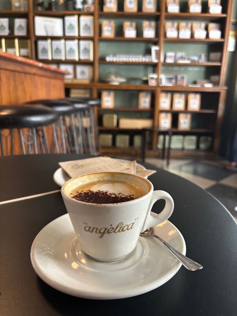 Café Angélica specialty coffee shop in Madrid - photo 6