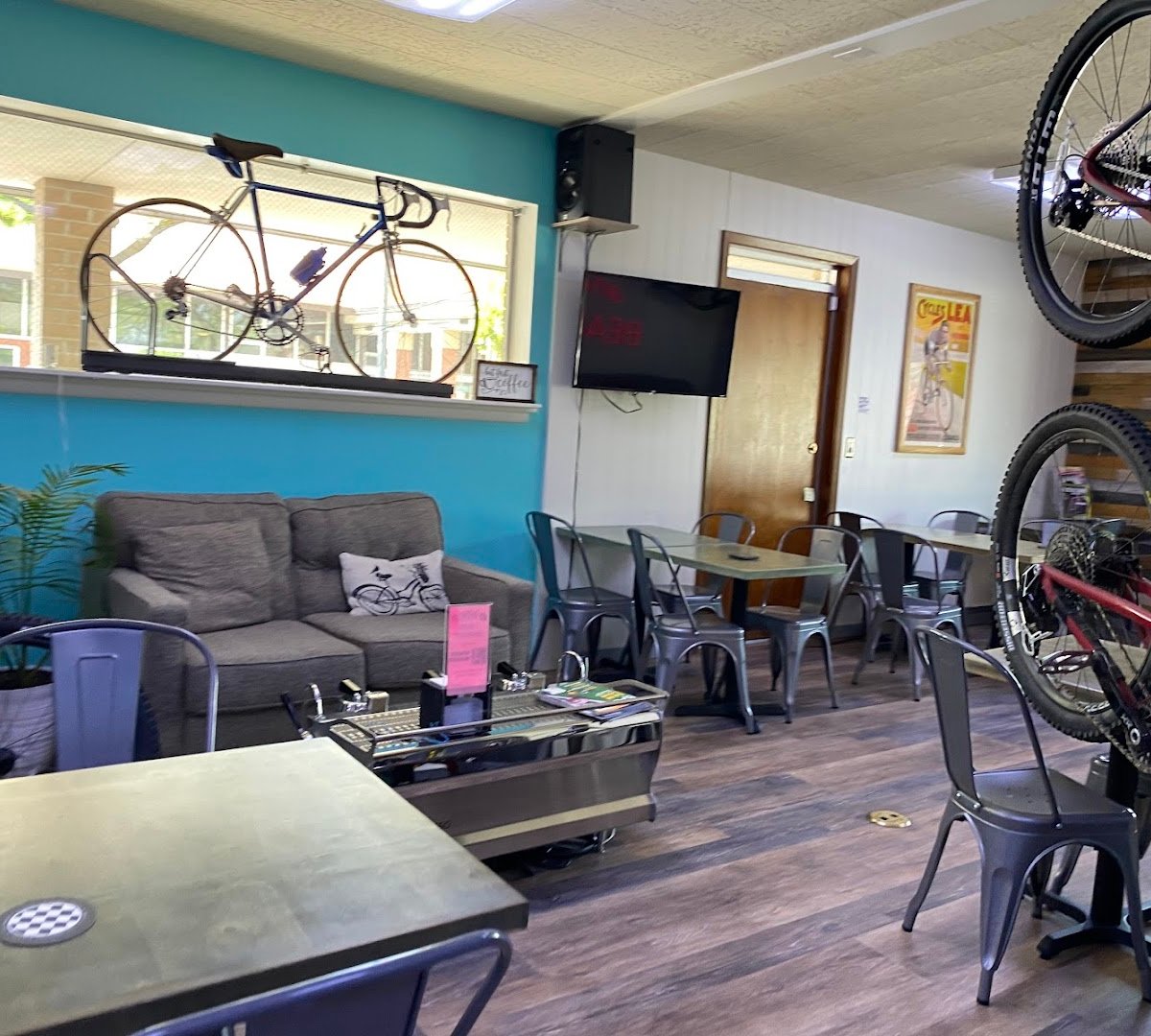 Bikes and Beans specialty coffee shop in Boise - photo 12