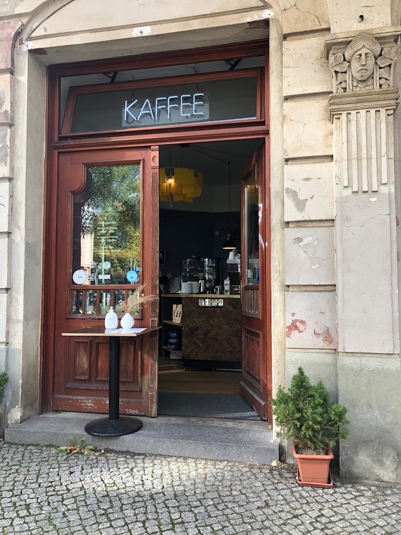 Kiez Kaffee Kraft specialty coffee shop in Berlin - photo 6