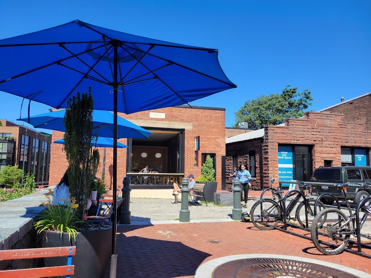 Blue Bottle Coffee specialty coffee shop in Washington, D.C. - photo 2