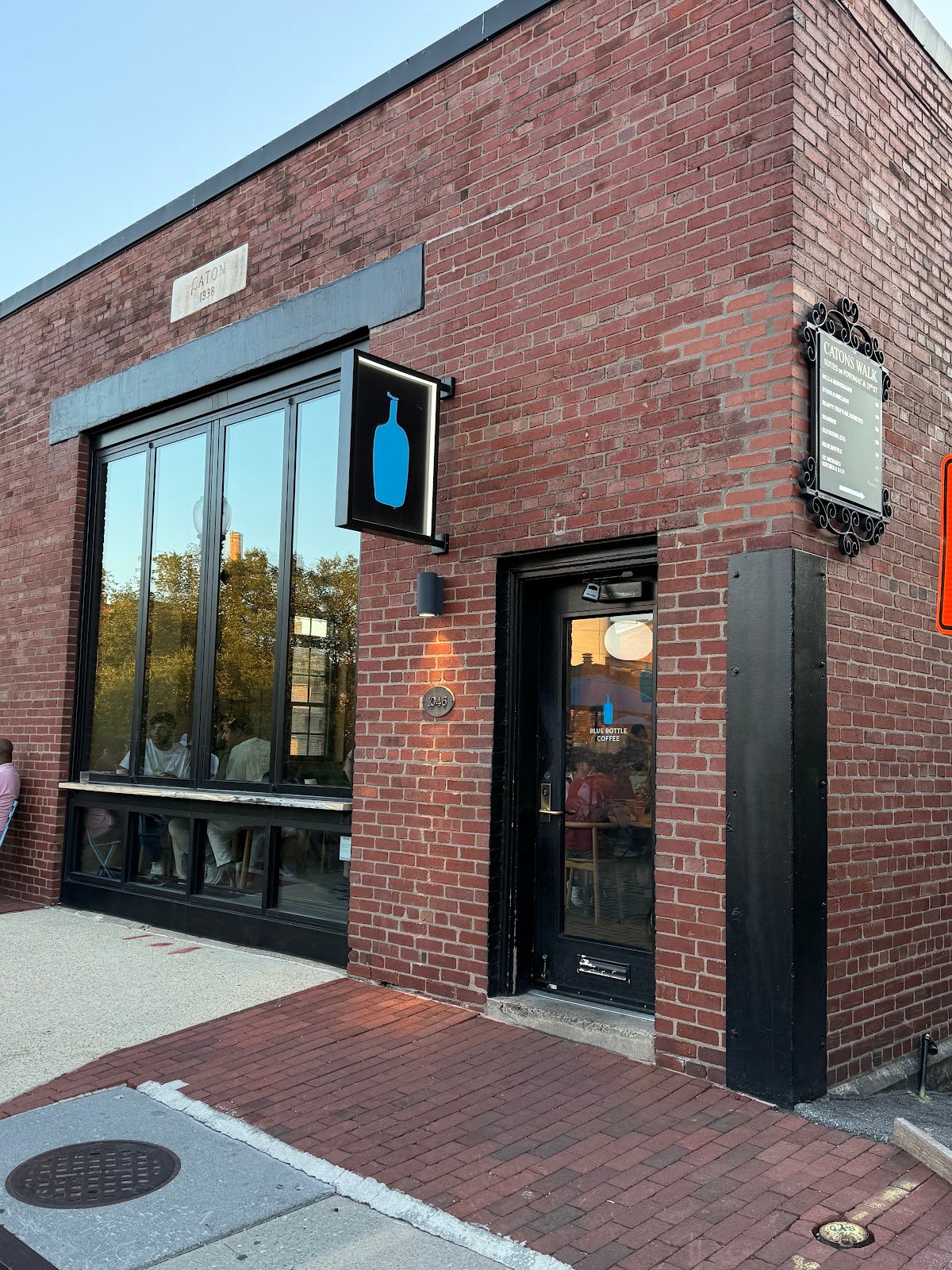 Blue Bottle Coffee specialty coffee shop in Washington, D.C. - photo 3