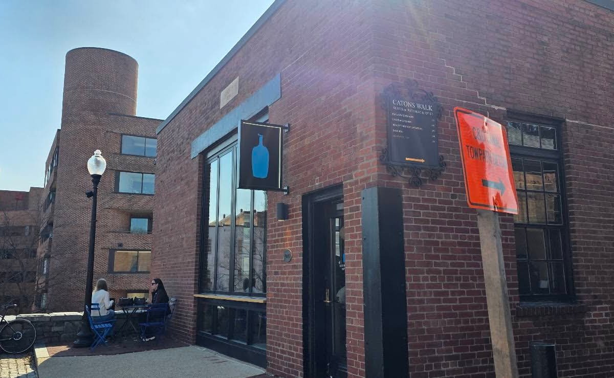 Blue Bottle Coffee specialty coffee shop in Washington, D.C. - photo 9