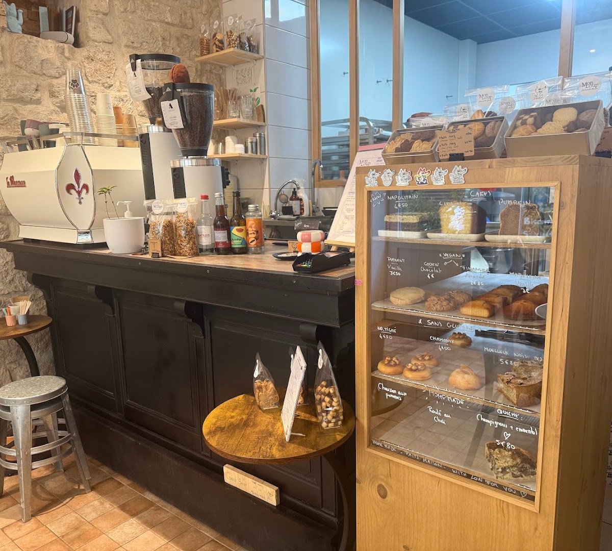 Mon Loup Coffee specialty coffee shop in Paris - photo 4