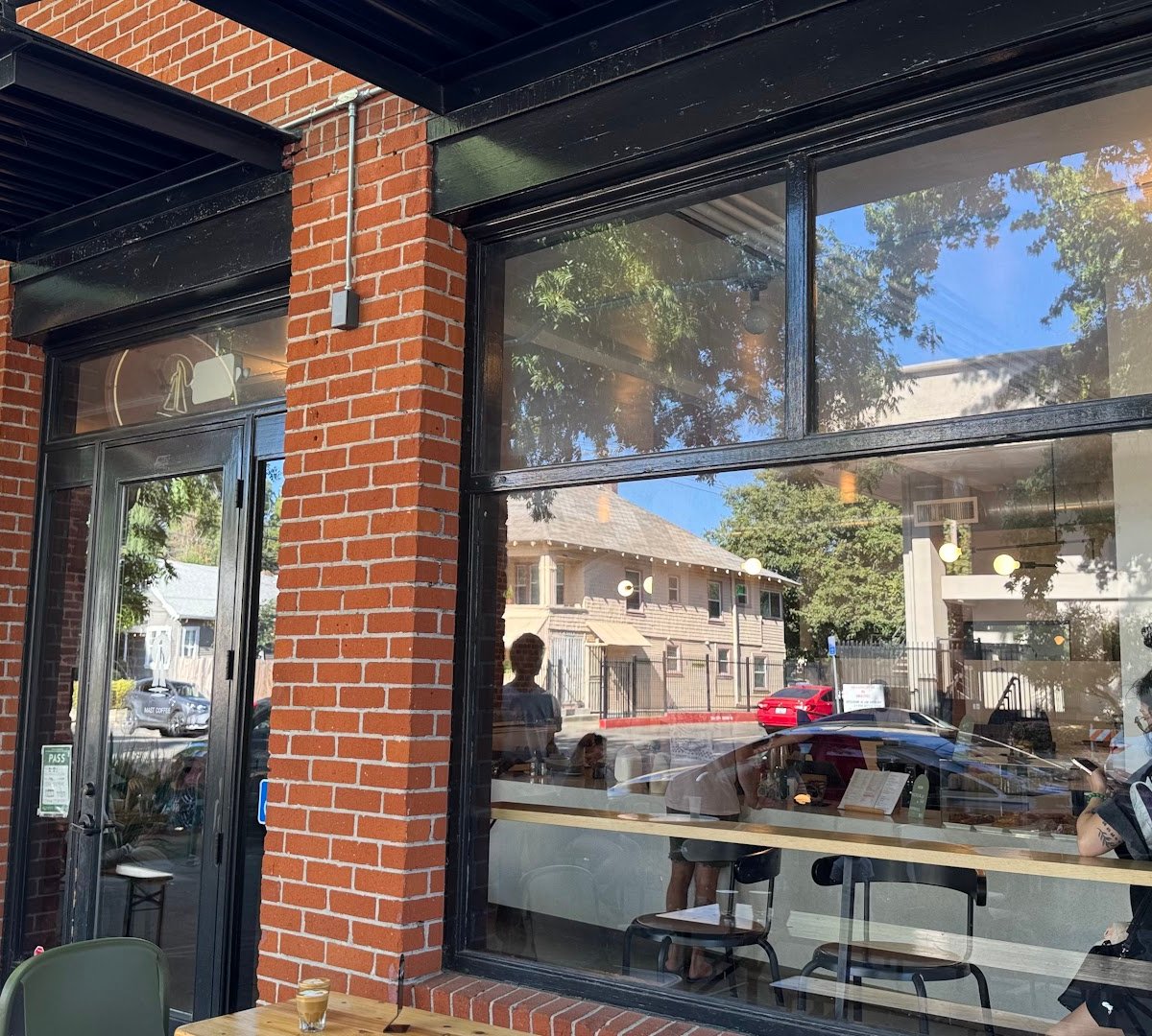 Storefront of Mast Coffee, specialty coffee shop in Sacramento