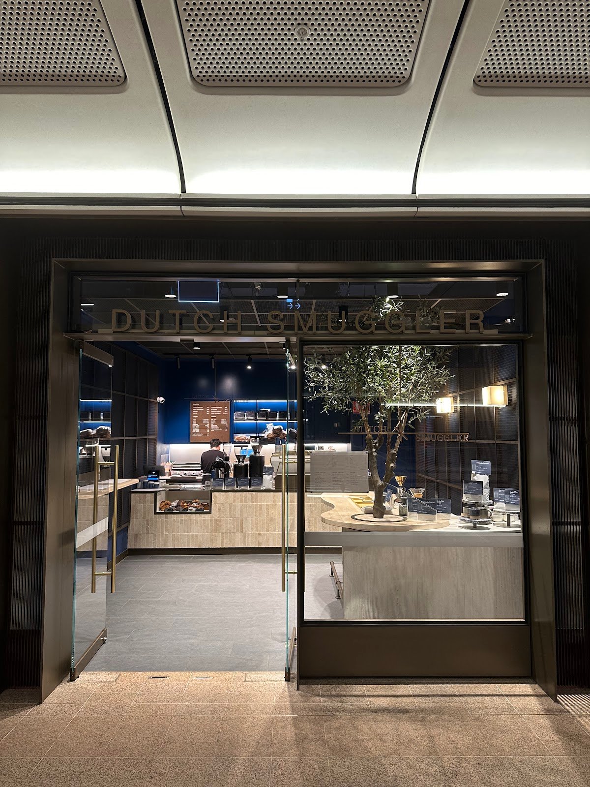 Dutch Smuggler Martin Place specialty coffee shop in Sydney - photo 2