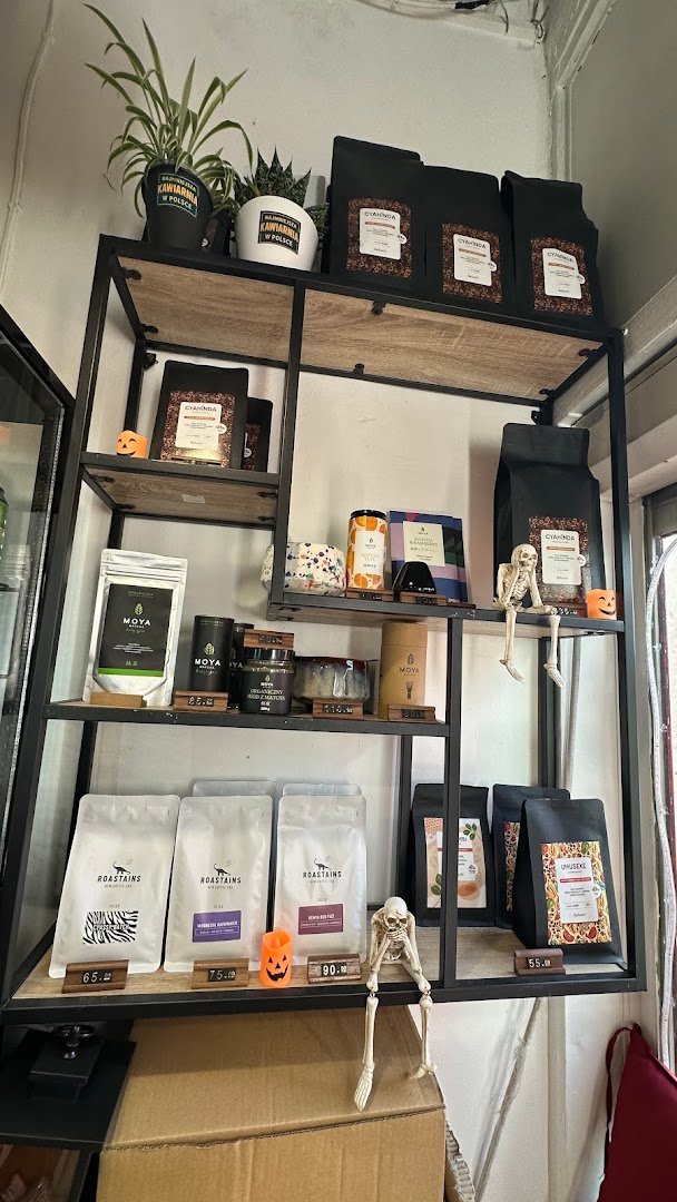 Interior of Najmniejsza Kawiarnia w Polsce, specialty coffee shop in Warsaw