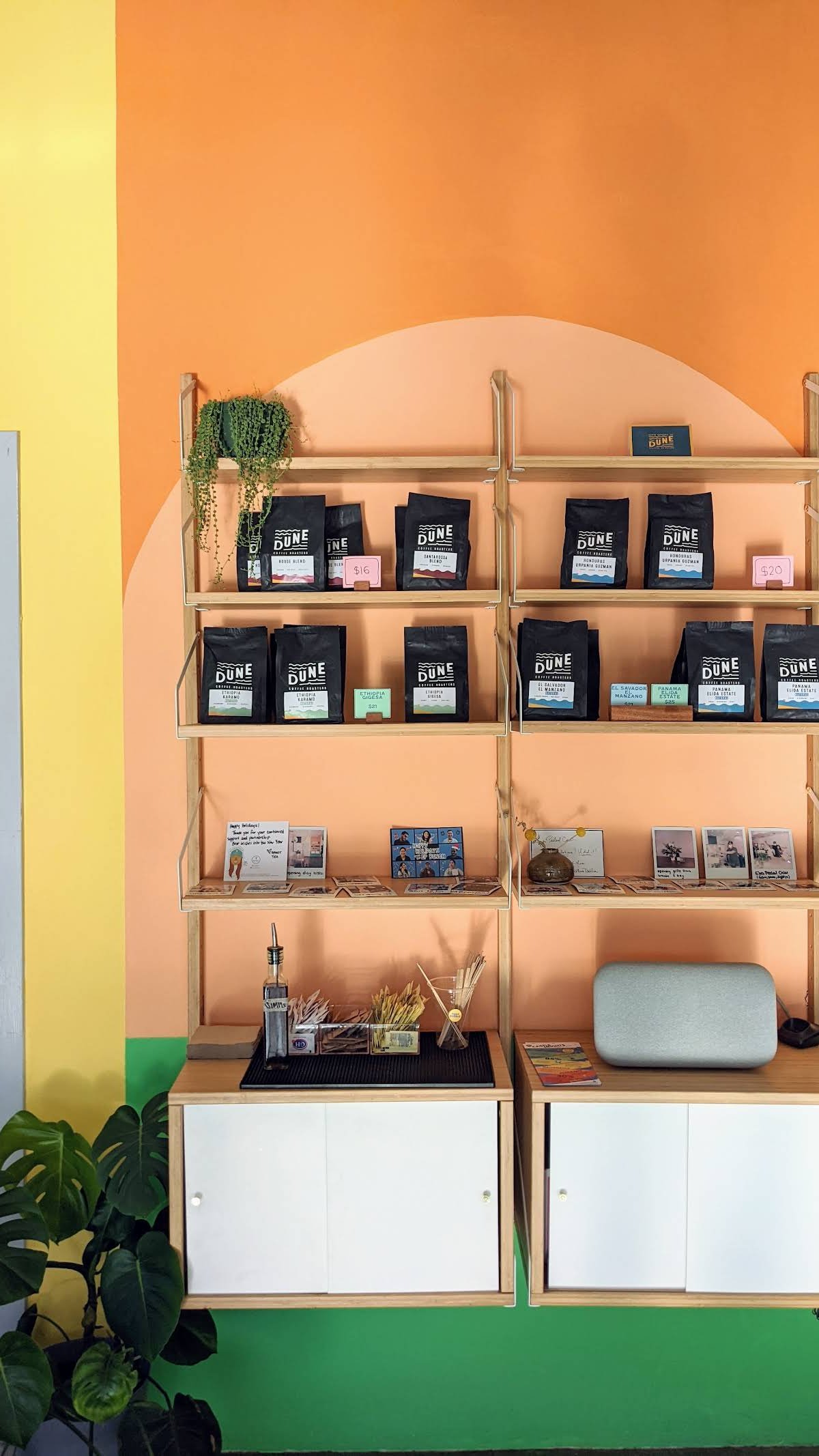 Eyes Peeled Coffee specialty coffee shop in Los Angeles - photo 11