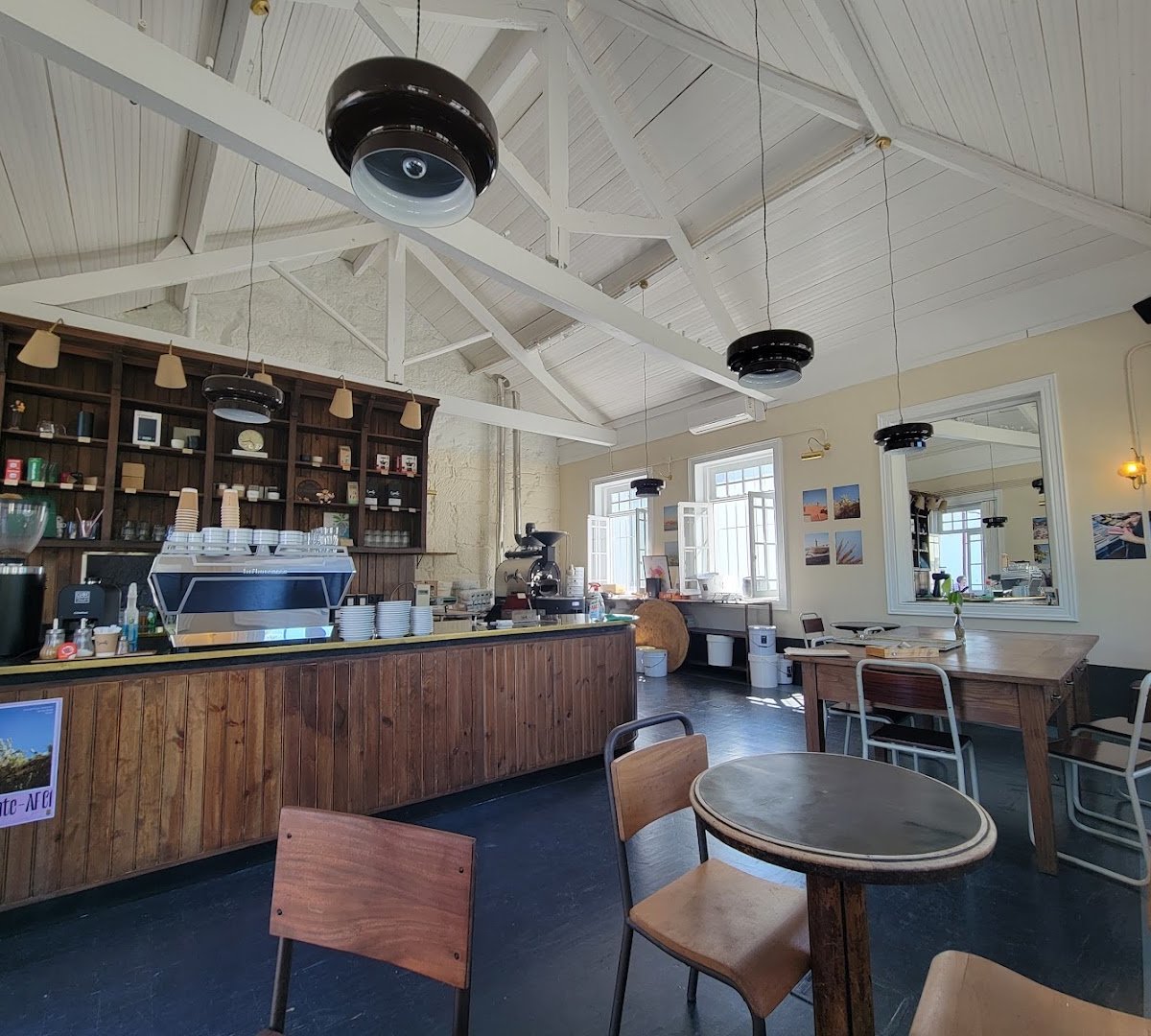 Interior of Combi Coffee Roasters, specialty coffee shop in Porto