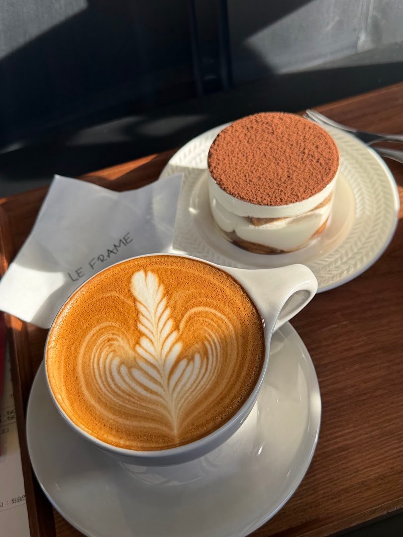 Coffee at LE FRAME, specialty coffee shop in Seoul