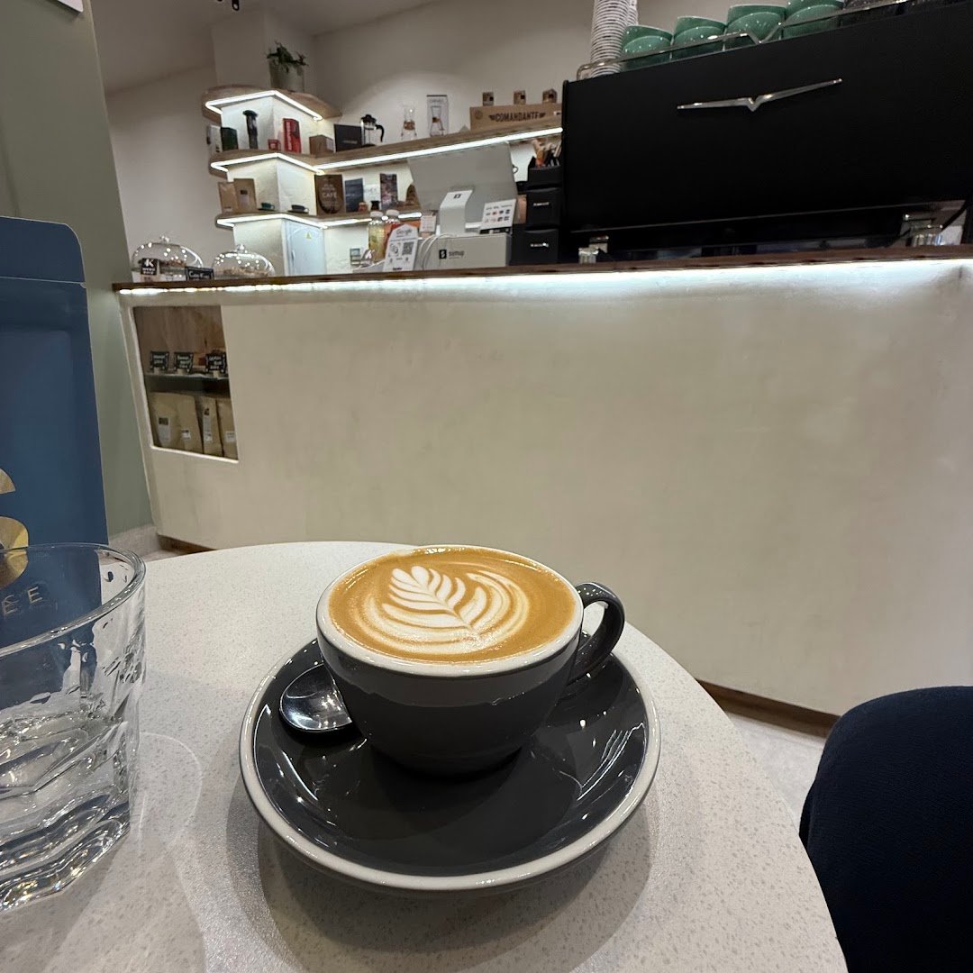 Kafeinnato specialty coffee shop in Madrid - photo 6
