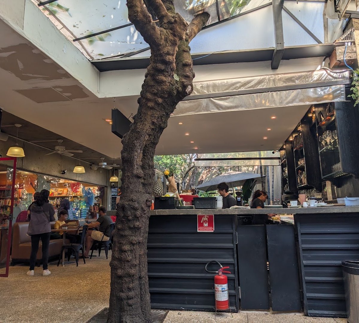 Storefront of Santo Grão - Vila Madalena, specialty coffee shop in São Paulo