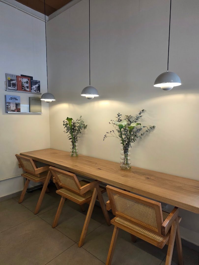 Interior of Sarta Coffee, specialty coffee shop in São Paulo