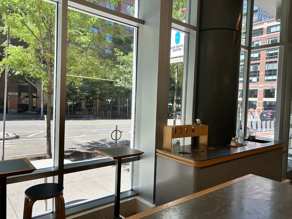 Blue Bottle Coffee specialty coffee shop in Boston - photo 7