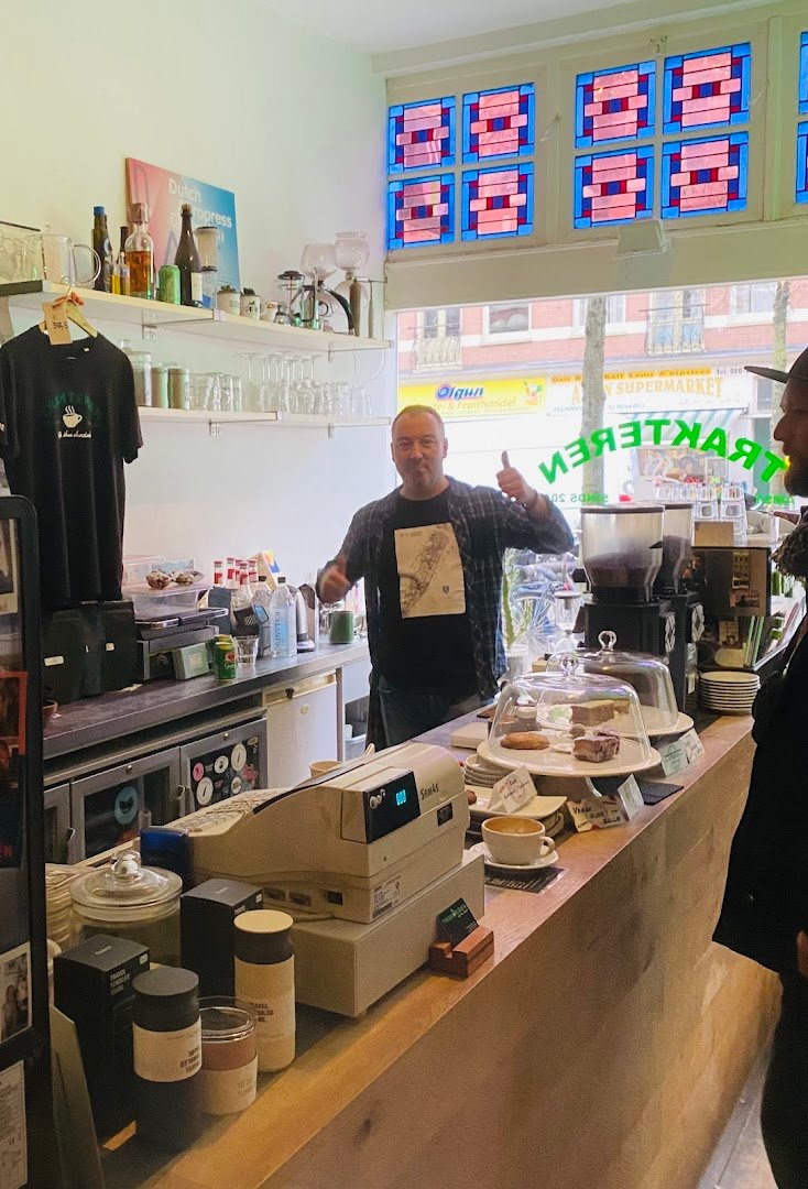 Trakteren specialty coffee shop in Amsterdam - photo 11