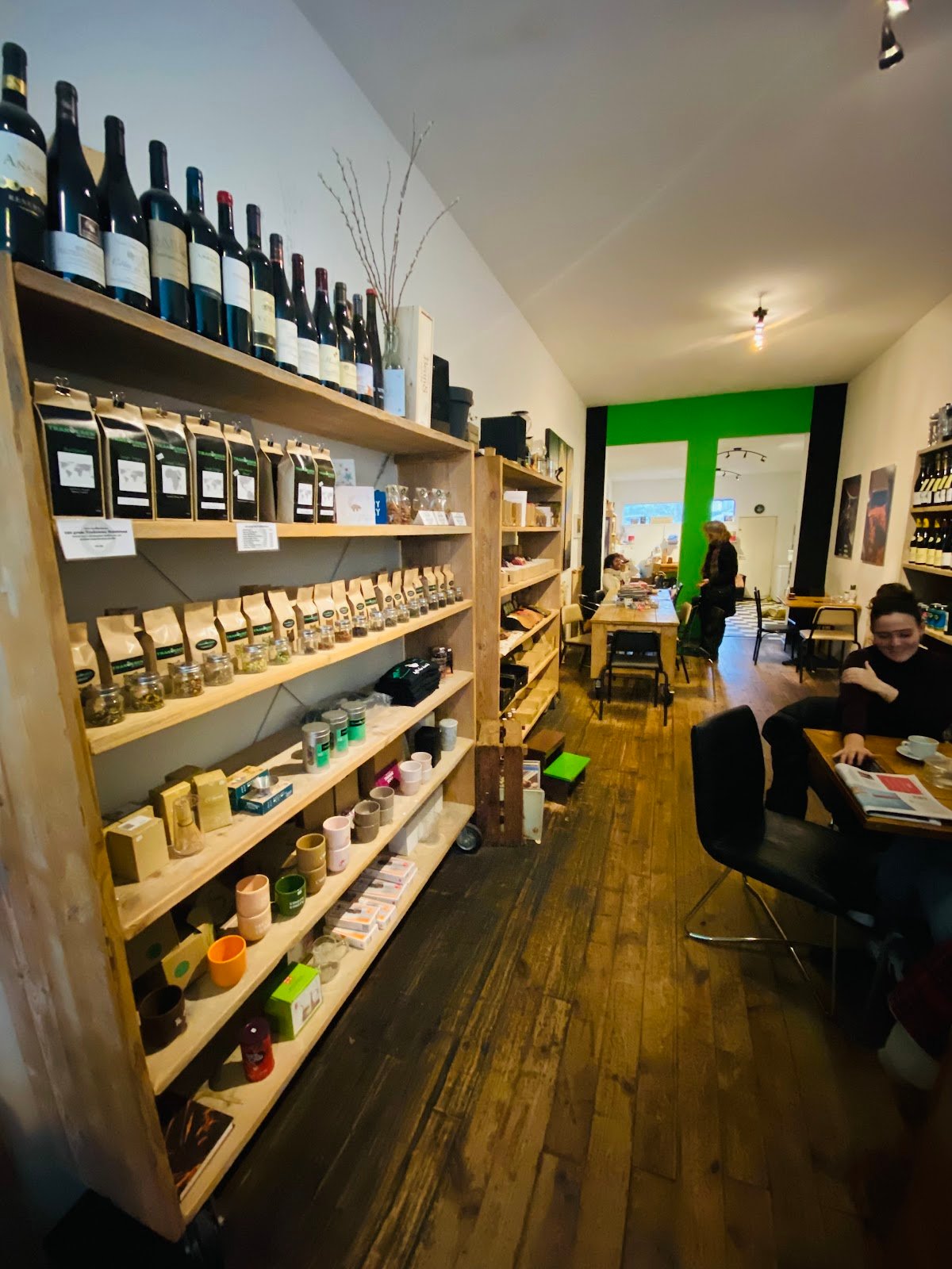 Trakteren specialty coffee shop in Amsterdam - photo 3