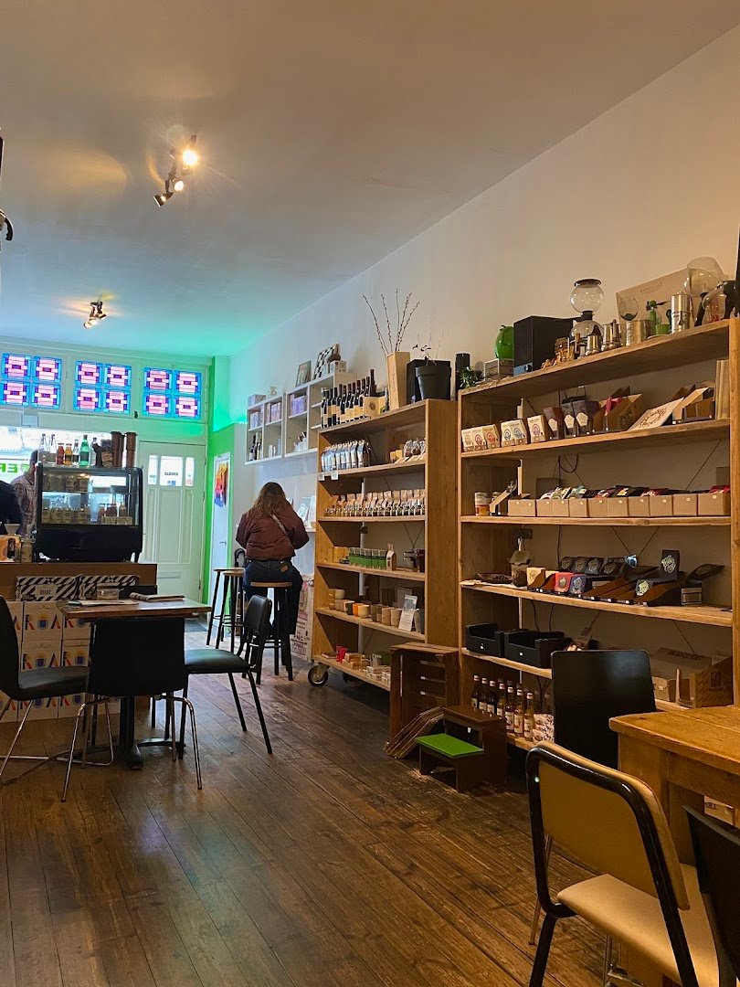 Trakteren specialty coffee shop in Amsterdam - photo 9