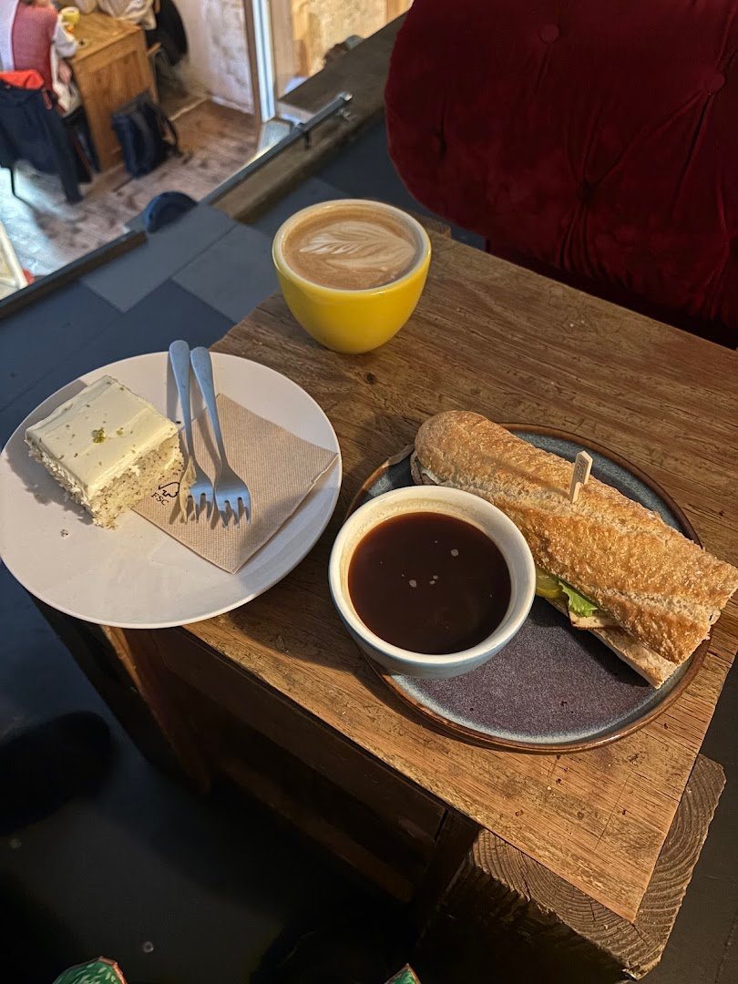 Leuchtstoff - Kaffeebar und Bakery specialty coffee shop in Berlin - photo 3