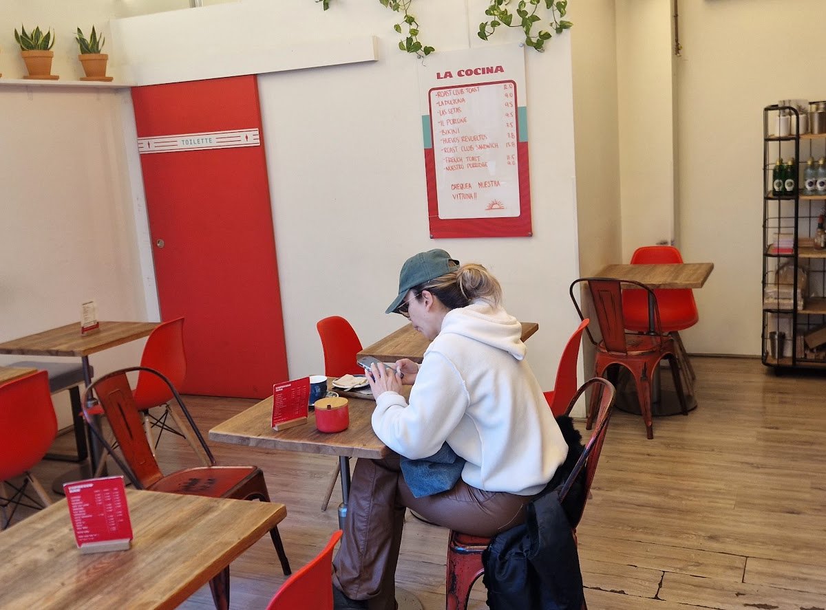 Roast Club Café specialty coffee shop in Barcelona - photo 3