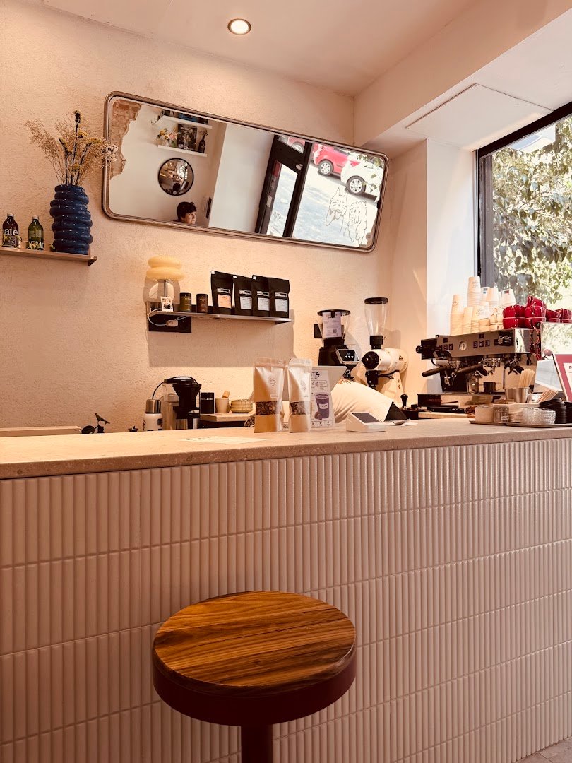 Junta Café - Specialty coffee specialty coffee shop in Madrid - photo 5