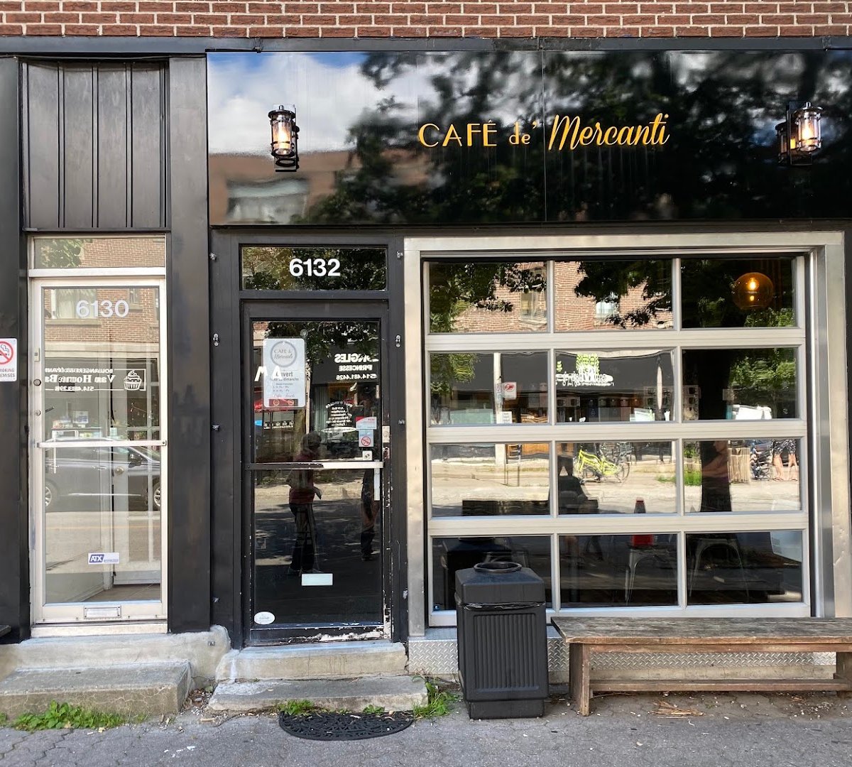 Storefront of Café de' Mercanti, specialty coffee shop in Montreal