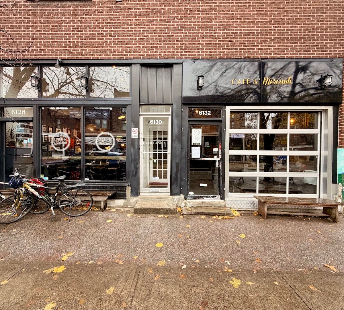 Storefront of Café de' Mercanti, specialty coffee shop in Montreal