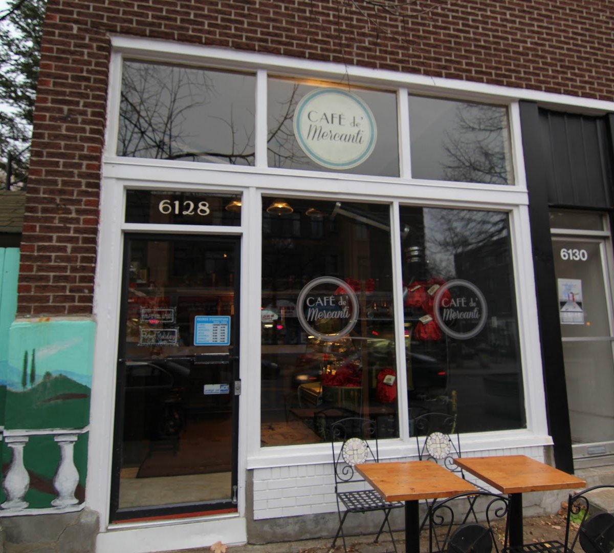 Storefront of Café de' Mercanti, specialty coffee shop in Montreal
