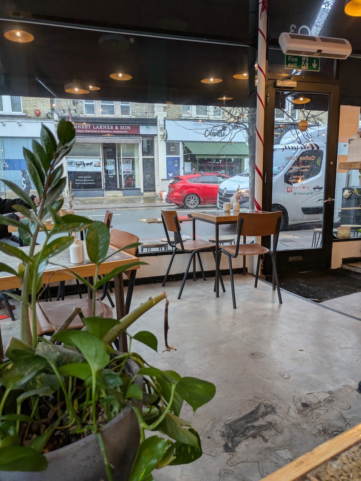 Artisan Coffee specialty coffee shop in London - photo 5