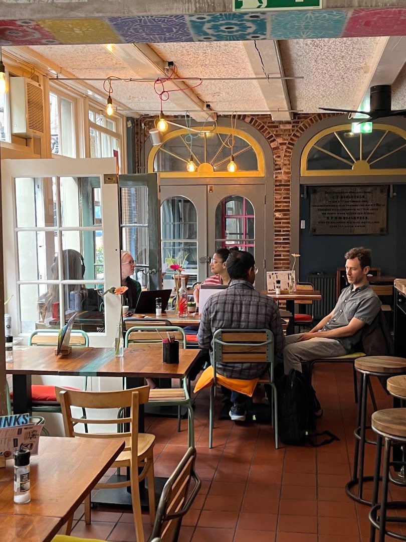 Mr Haz Coffee Bar specialty coffee shop in Amsterdam - photo 3
