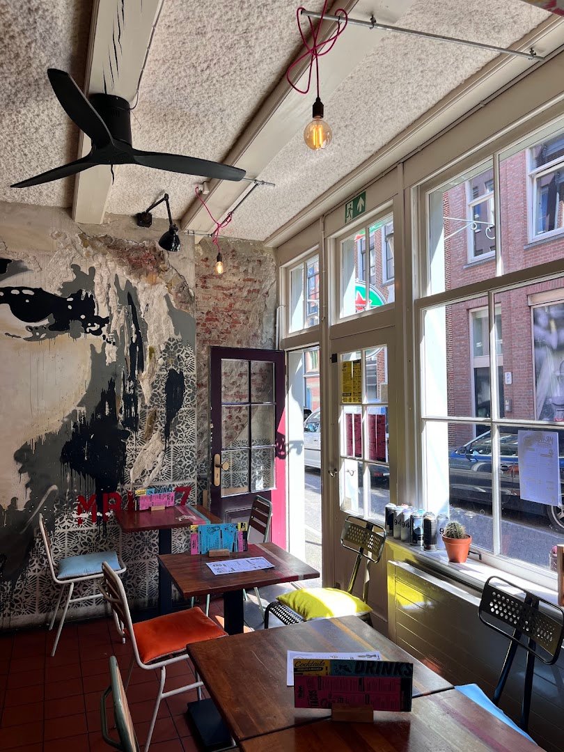 Mr Haz Coffee Bar specialty coffee shop in Amsterdam - photo 4