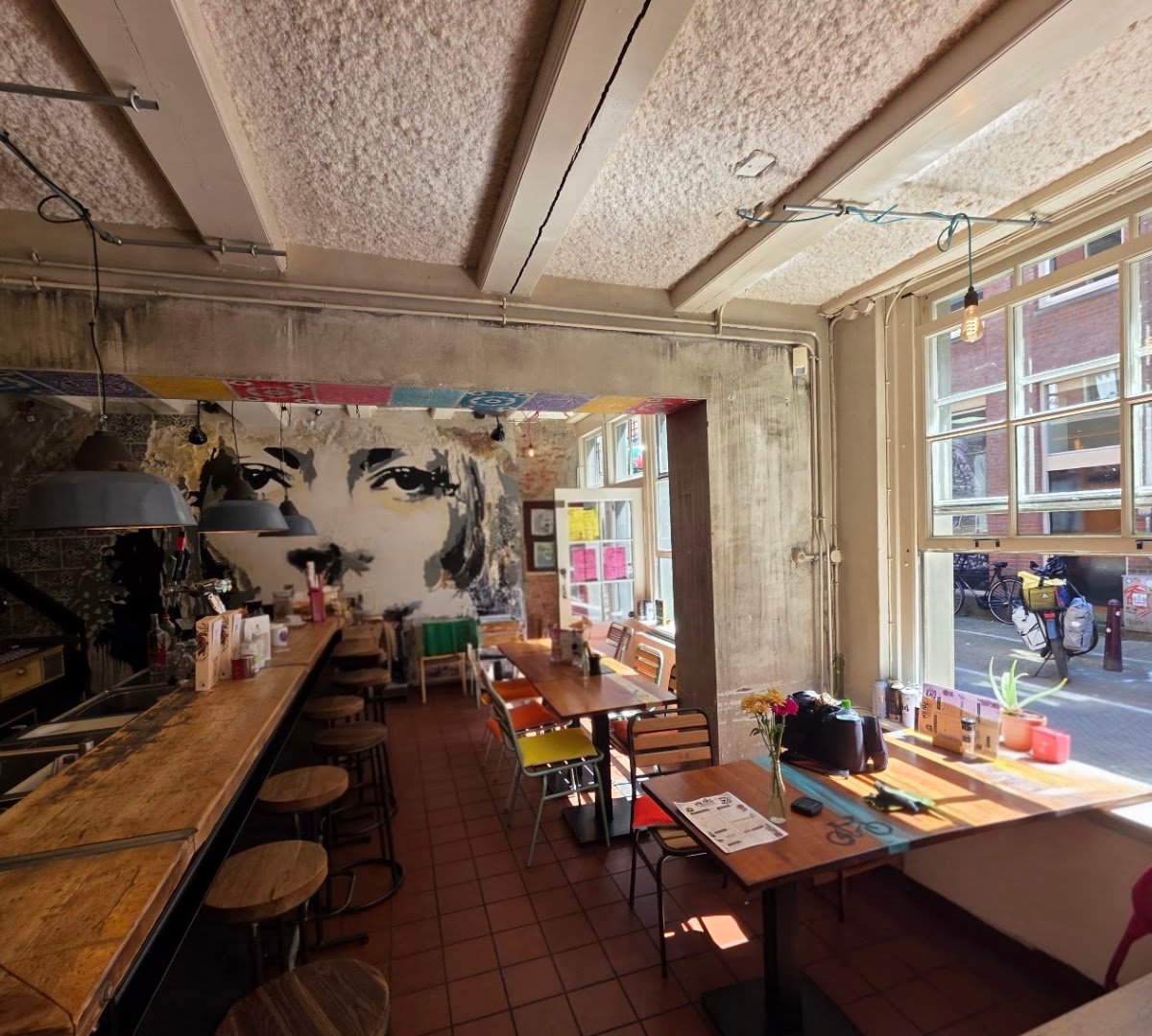 Mr Haz Coffee Bar specialty coffee shop in Amsterdam - photo 5