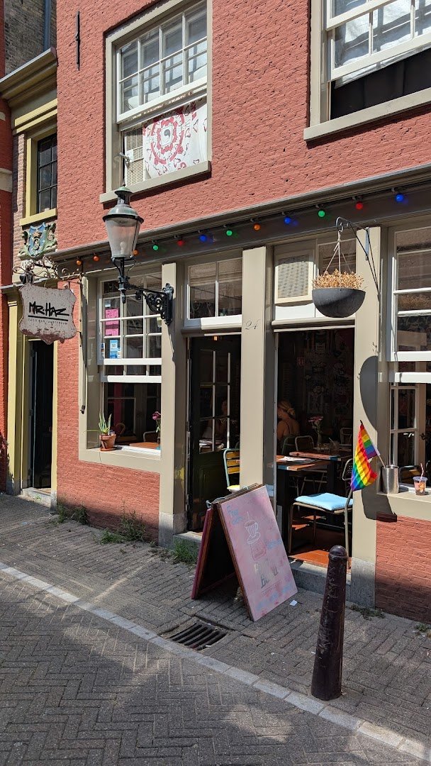 Mr Haz Coffee Bar specialty coffee shop in Amsterdam - photo 9