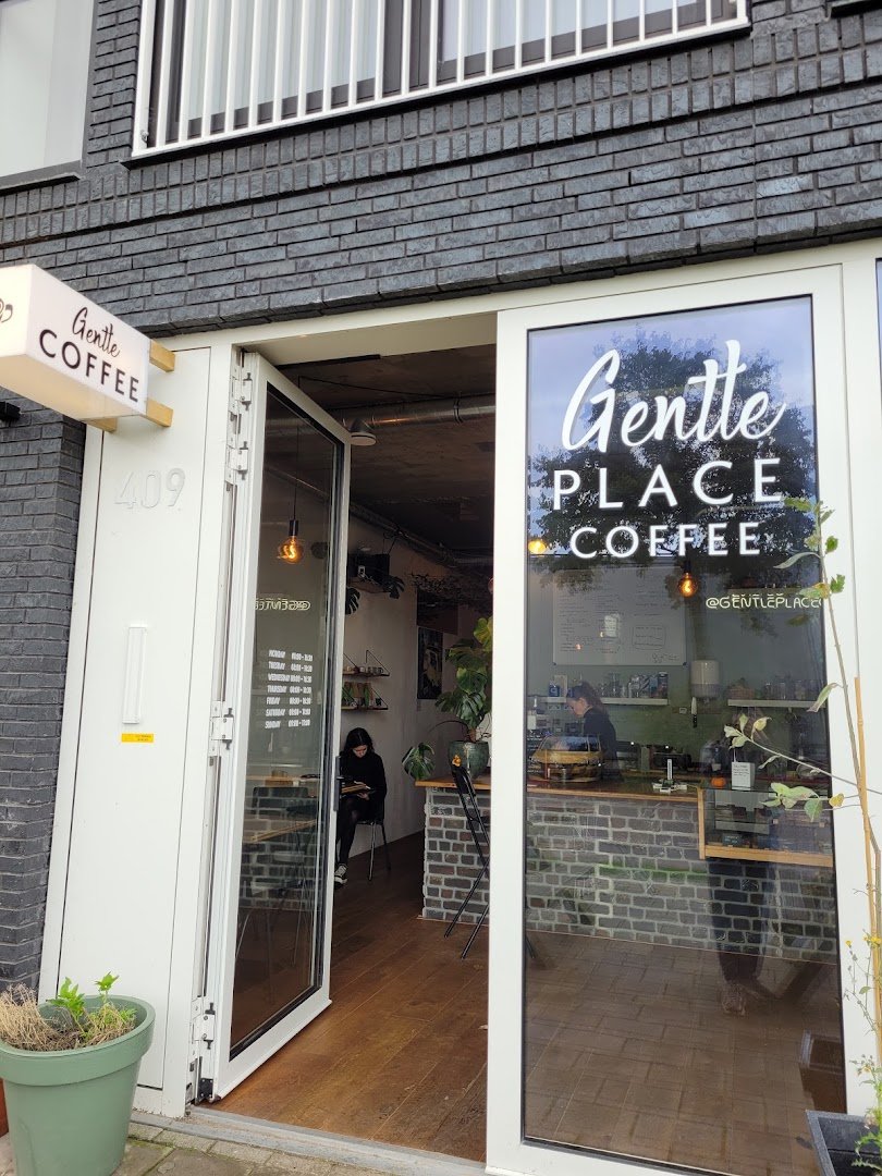 Gentle Place Coffee specialty coffee shop in Amsterdam - photo 7